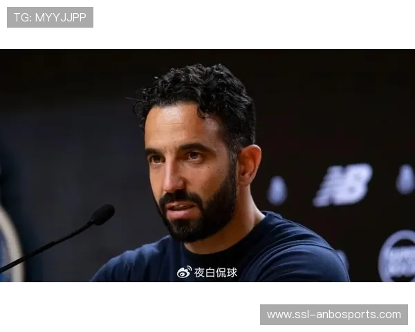 阿莫林场边激情指挥展现教练个性激励球队奋勇向前 阿莫林场边激情指挥展现教练个性激励球队奋勇向前