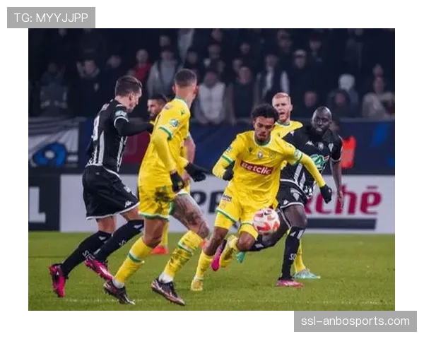 昂热凭借补时阶段角球机会，1-0绝杀特鲁瓦